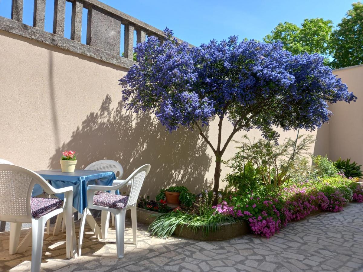Apartment Punta Pula Exterior photo
